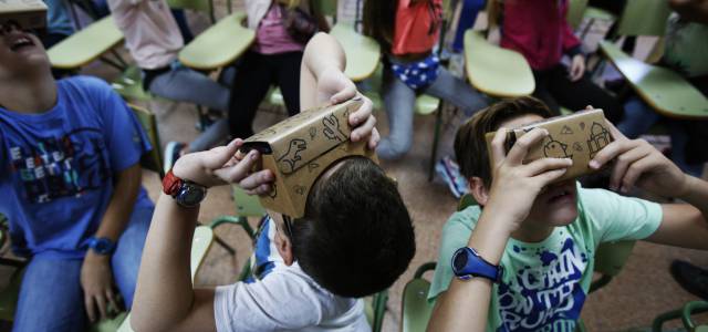 Students at Madrid's IES Cervantes school try out Google Expeditions.