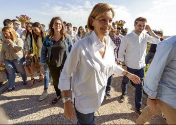 Rajoy mantiene su oferta de pactos a la espera de la gestora del PSOE