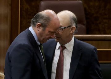 Luis de Guindos y Crist&oacute;bal Montoro.