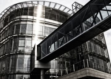 Exterior de edificio que alberga el Centro Criptol&oacute;gico Nacional.