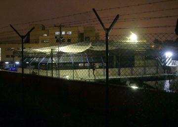 El CIE de Aluche (Madrid), este domingo.