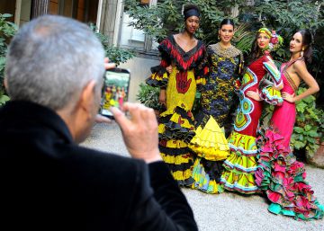 Una muestra de los trajes de flamenca hechos con telas de Senegal. 