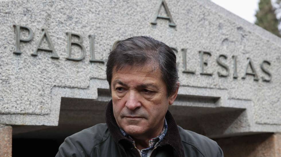 Javier Fernández: “En el congreso del PSOE confrontarán dos visiones de partido”