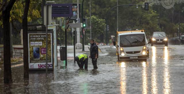 Murcia city workers on Sunday.