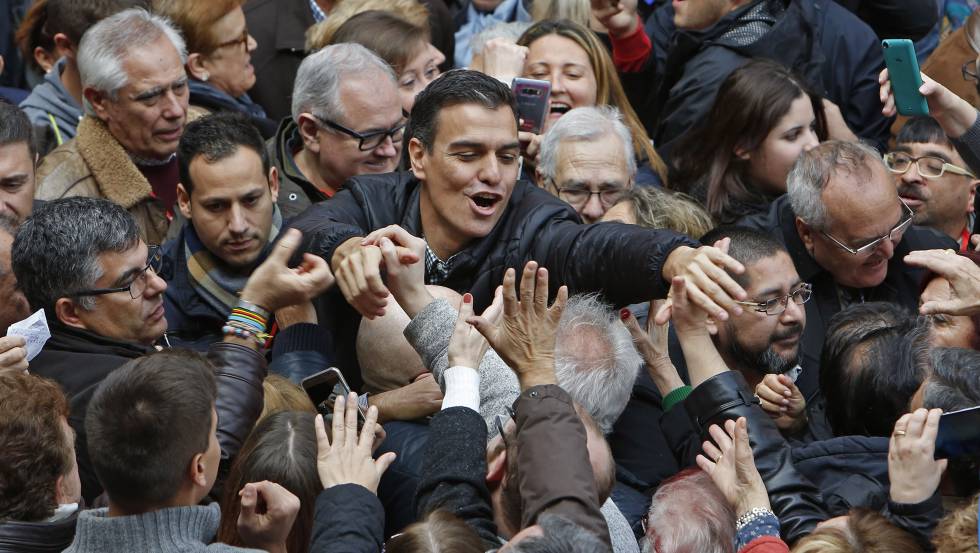 Resultado de imagen de pedro sanchez en la carretera