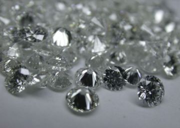 Diamantes pulidos en una f&aacute;brica de diamantes en Qingdao (China), en una imagen de 2009.