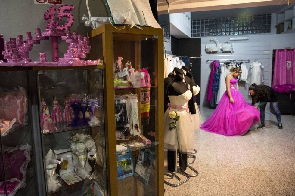 La tienda Principesa de Vallecas (Madrid), especializada en fiestas de quince años.