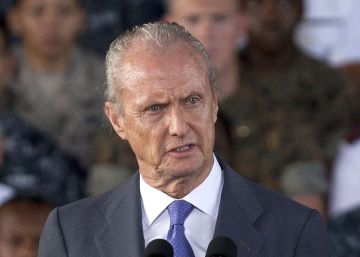 El PSOE pide que Morenés comparezca en el Congreso