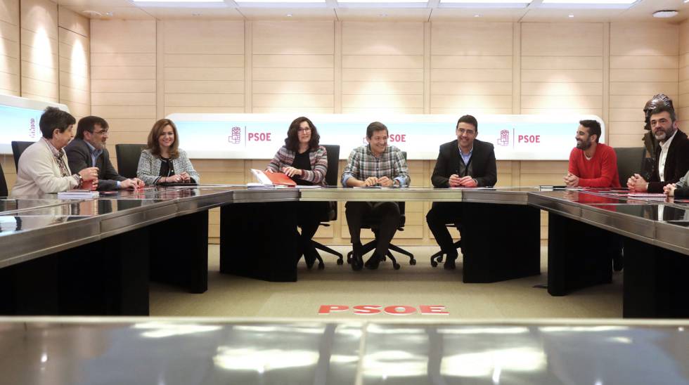 El PSOE pospone su modelo de partido a la celebración del congreso