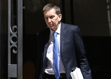 Cifuentes denunció al fiscal que el Canal se había saltado el “57% de los controles” al comprar Emissao