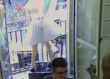 Primeras imágenes del paso de la furgoneta por La Rambla