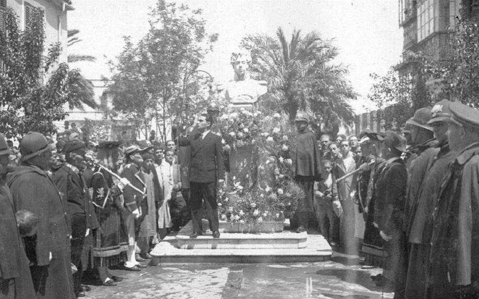 El alcalde Antonio Sánchez-Prado, durante un acto público en Ceuta en 1931.