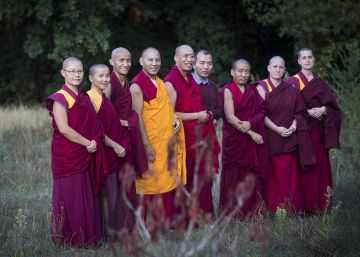 Visita del 'lama' Gueshe Tenzing Tamding al monasterio budista Chu Sup Tsang en Ventoselo (Ourense). 