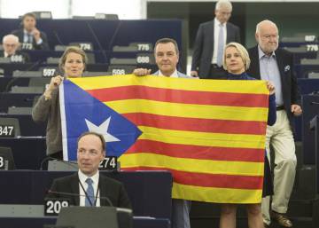 Los principales grupos de la Eurocámara atacan al Govern catalán por saltarse las leyes