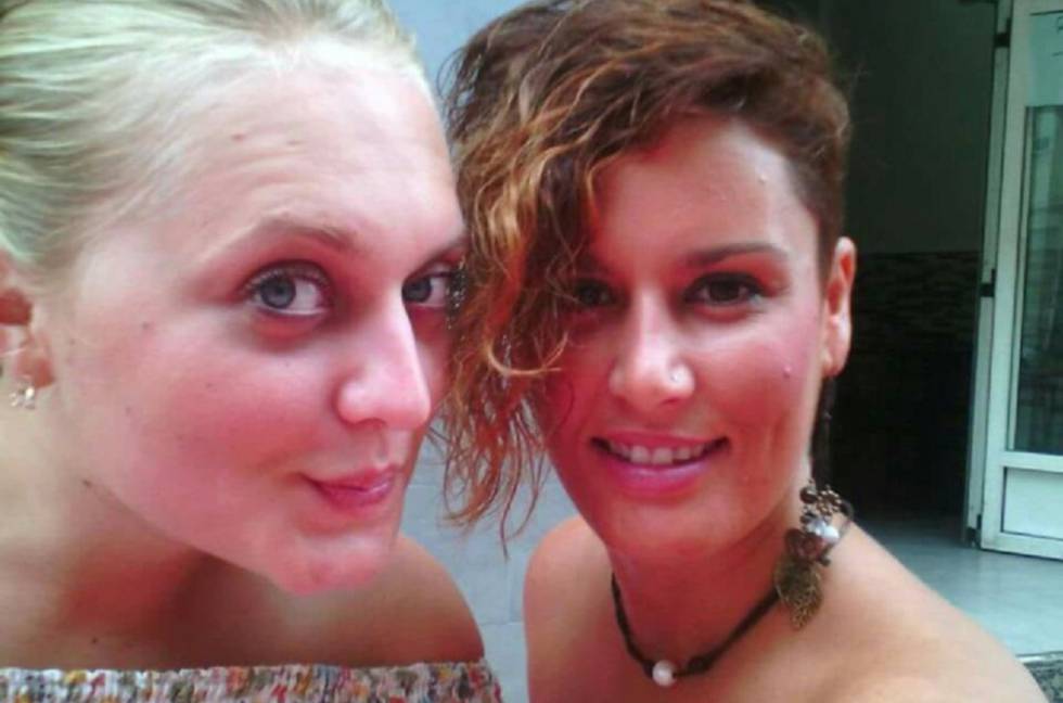 Marina Okarynska (i) y Laura del Hoyo (d), asesinadas en agosto de 2015.