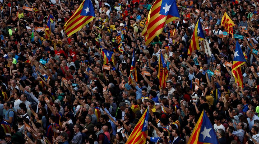 Esteladas en una concentración en favor de la independencia de Cataluña el pasado día 27.