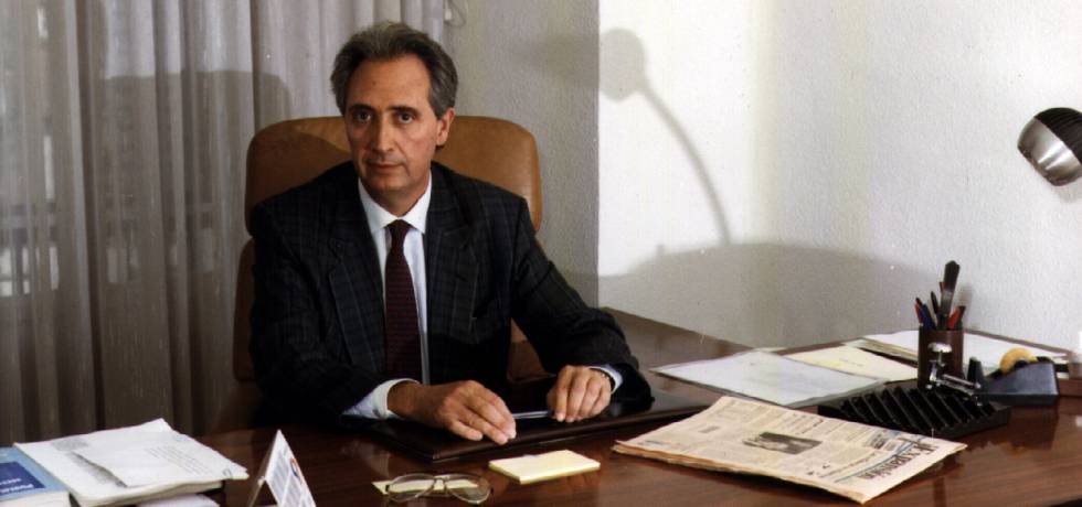 El empresario aragonés Publio Cordón en su despacho.