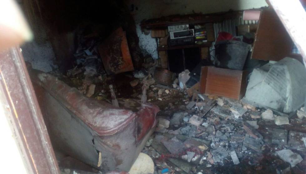 Interior de la vivienda afectada por la explosión de una caldera en Cintruénigo, Navarra.