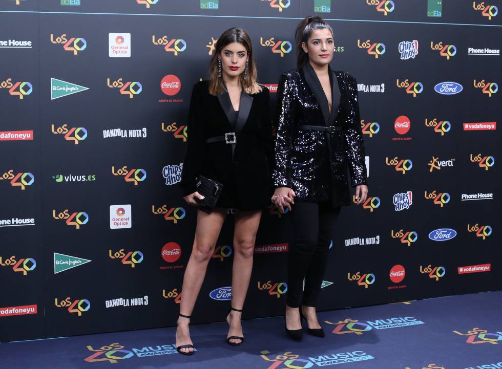 Las 'influencers' Dulceida (izquierda) y Alba Paul, en la gala de premios de Los 40.