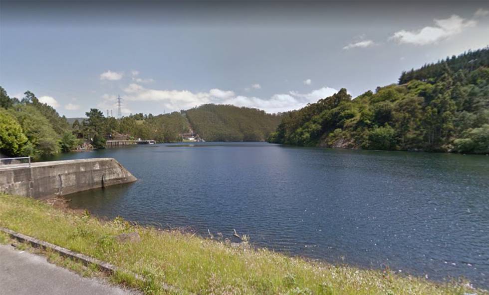 Una vista del embalse de Arbón (Asturias), donde ha sido hallado el cadáver de una mujer este martes.
