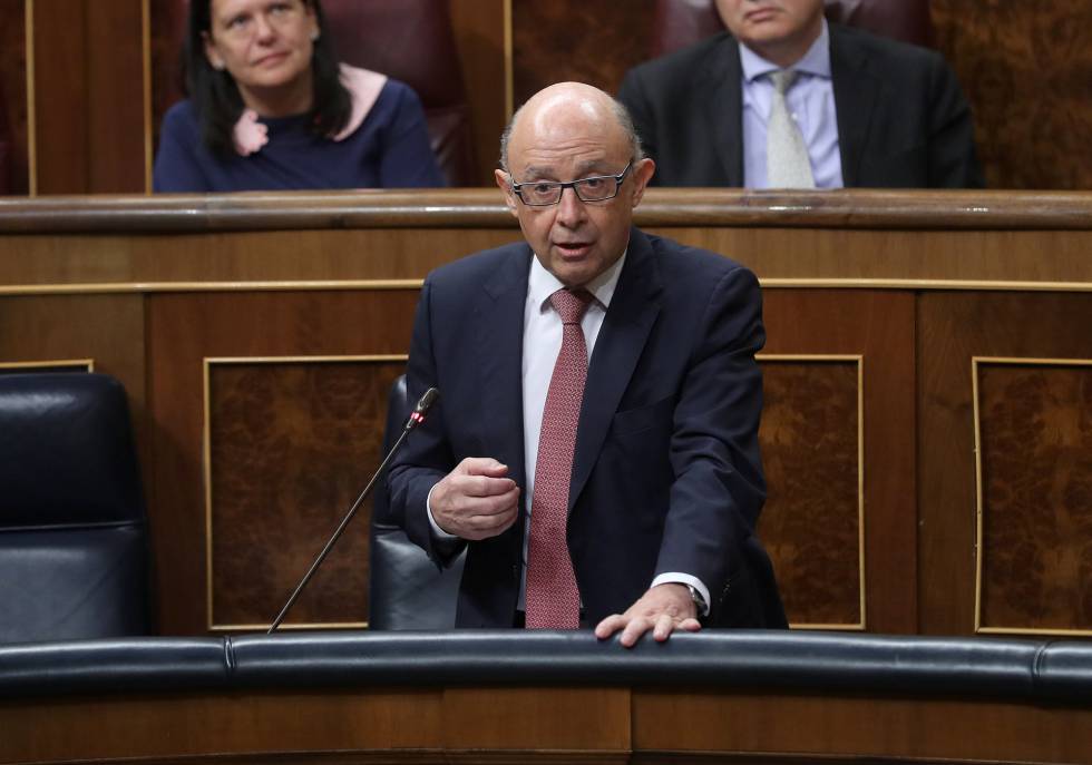 Crtistóbal Montoro, en el Pleno del Congreso de los Diputados, el pasado miércoles.