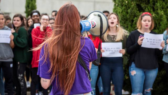 Estudiantes de Bachillerato se manifiestan ante la UEx.