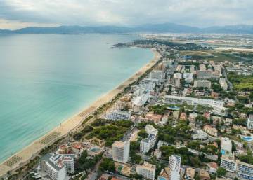 Una turista alemana muere al caer de la planta 12 de un hotel de Mallorca