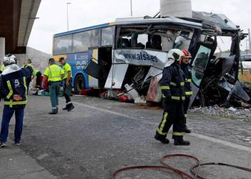 Accidente grave de un autobús de ALSA en Avilés