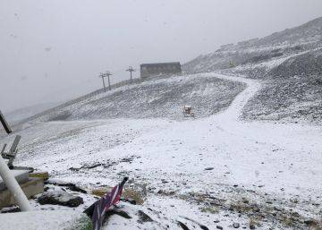 El invierno y la nieve llegan a Sierra Nevada