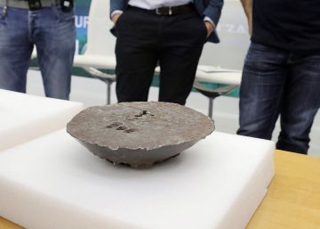 Un submarinista halla en Gipuzkoa un lingote de plata de ocho kilos procedente de la América colonial