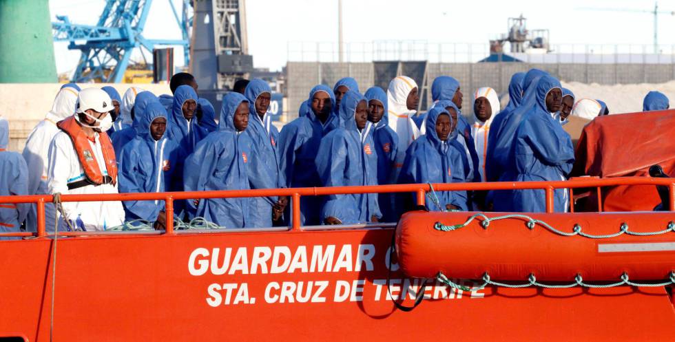 Llegada de los rescatados a Almería.