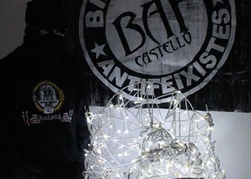 Un grupo antifascista roba el Niño del belén de Castellón y pide como rescate la libertad de los políticos presos