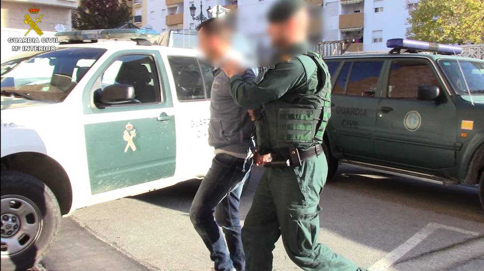 Cinco personas detenidas en EEUU por falsificar cientos de Cinco personas detenidas en EEUU por falsificar cientos de