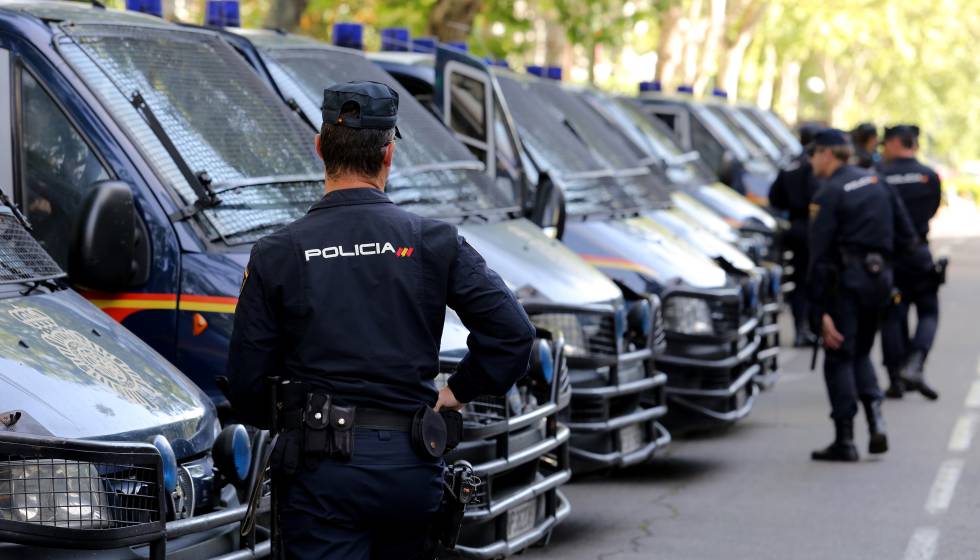 Un policía nacional detenido en Valencia por huir sin pagar de una gasolinera con un coche ...