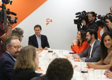 Albert Rivera preside la reunión del comité permanente de Ciudadanos en la sede del partido.