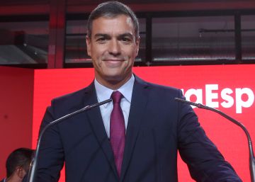 El secretario general del PSOE y presidente del Gobierno en funciones, Pedro Sánchez, interviene en la presentación del lema de campaña del Partido Socialista. 