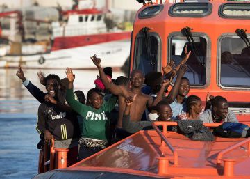 Llegada al puerto granadino de Motril de un grupo de migrantes rescatados el pasado día 10.