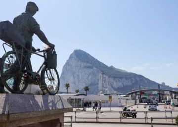 La minicrisis en la frontera de Gibraltar por unas chocolatinas y dos quesos de bola