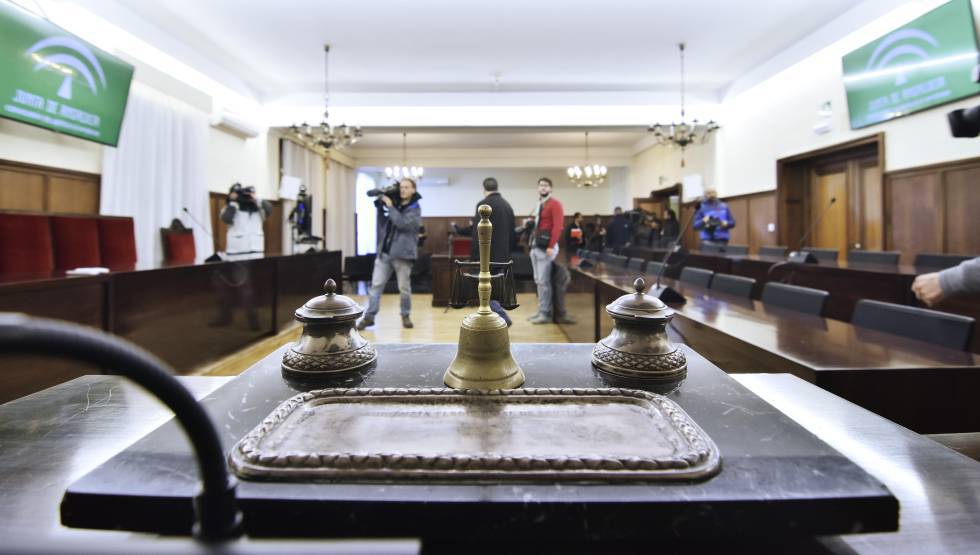 La Audiencia anula la imputación de la juez Alaya a la exministra Álvarez