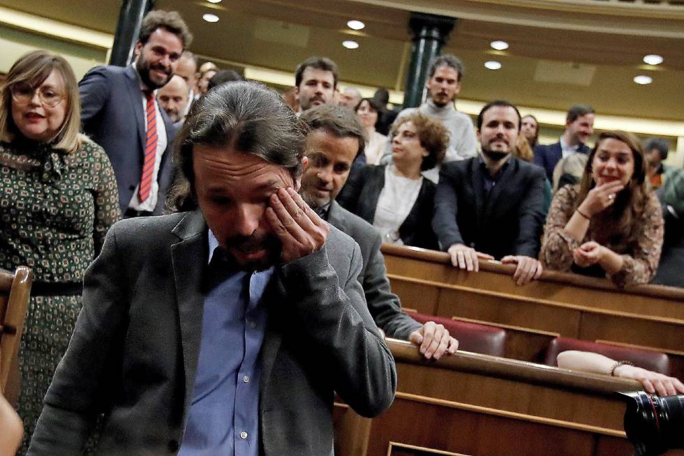 Pablo Iglesias llora tras la investidura.