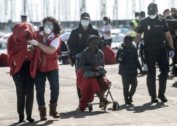 Muere un bebé que nació en una patera con destino a Canarias