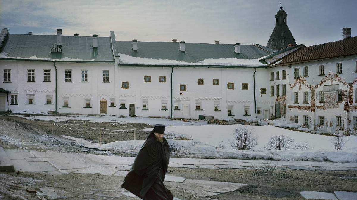 Hieromonje en Solovkí (Rusia).