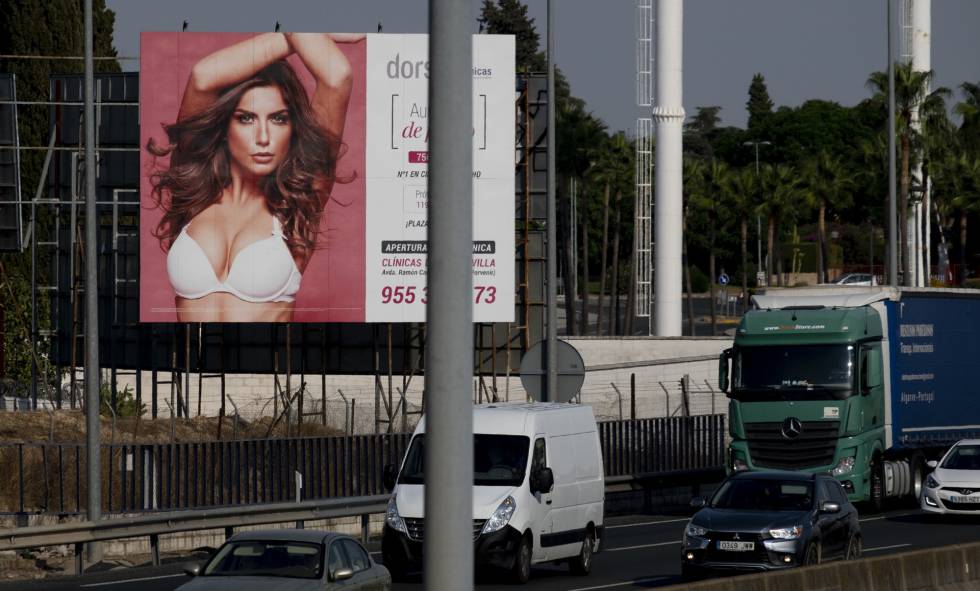 Cartel publicitario en Sevilla.