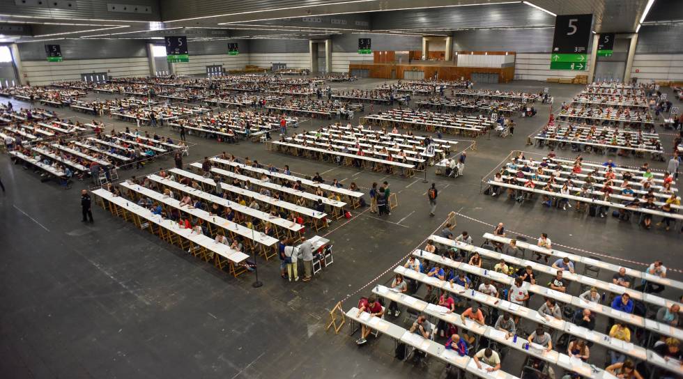 Aspirantes en las oposiciones de junio en Barakaldo (Bizkaia).