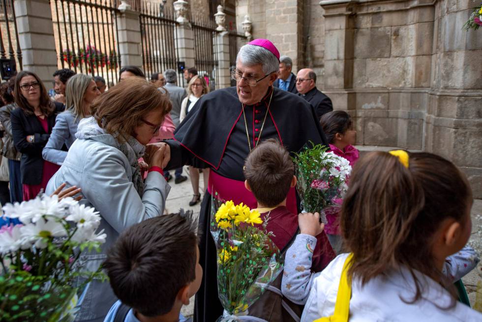 El arzobispo de Toledo, Braulio Rodríguez, en la ofrenda floral del Corpus Christi, el pasado mes de mayo.
