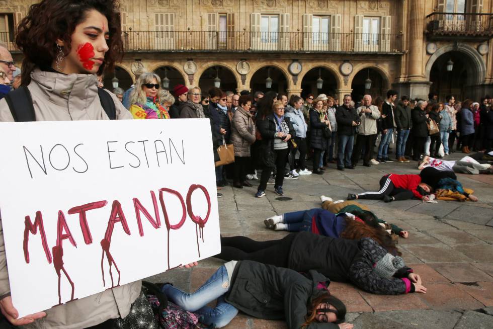 Concentración en la Plaza Mayor de Salamanca por el asesinato de Laura Luelmo.