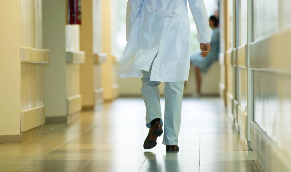 Un médico en un hospital, en una imagen de archivo.