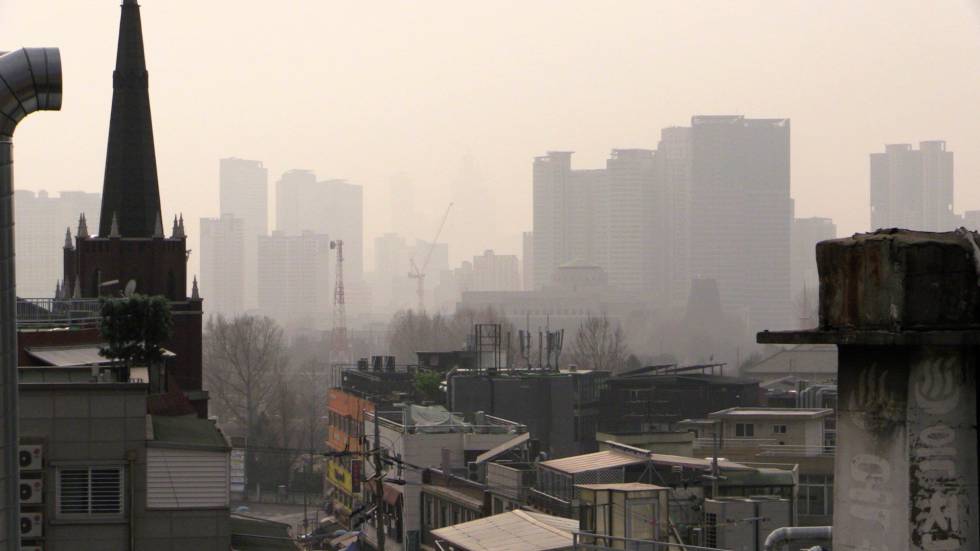 Vista de la contaminaciÃ³n que cubre la ciudad de SeÃºl, en Corea del Sur. 