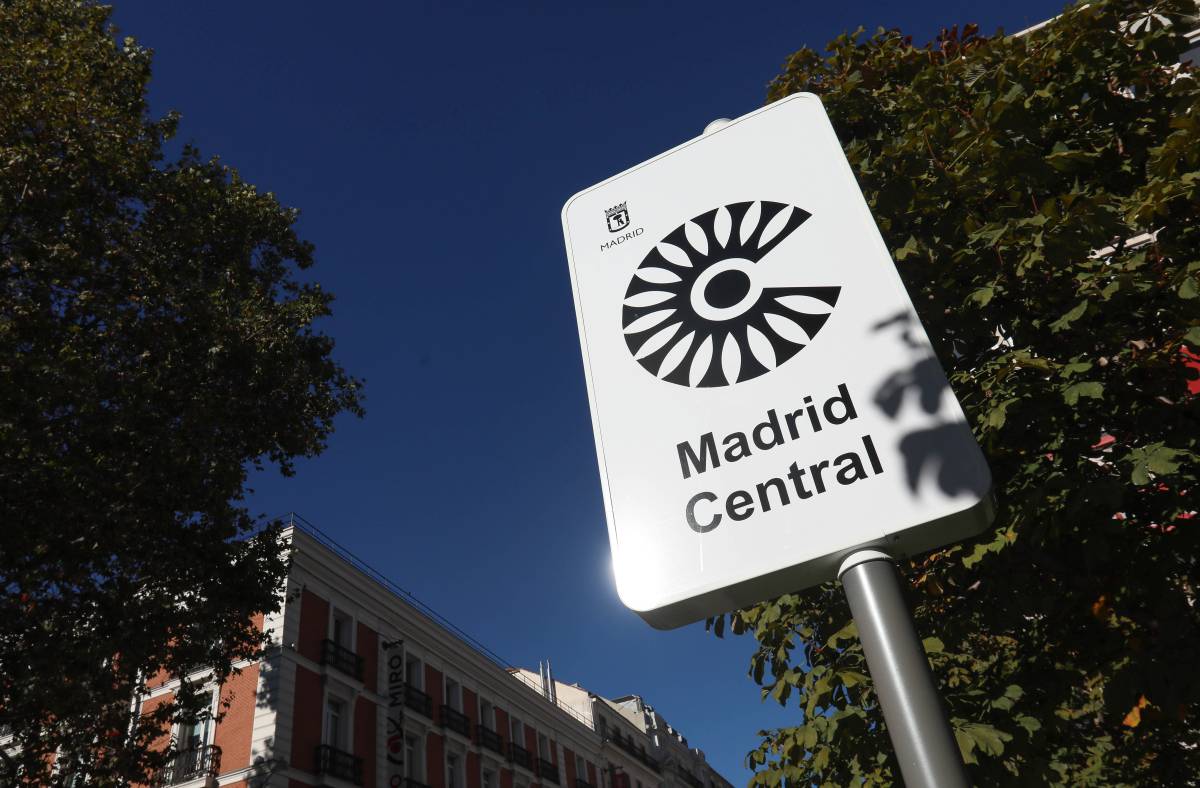 Poste que anuncia el comienzo de Madrid Central. 