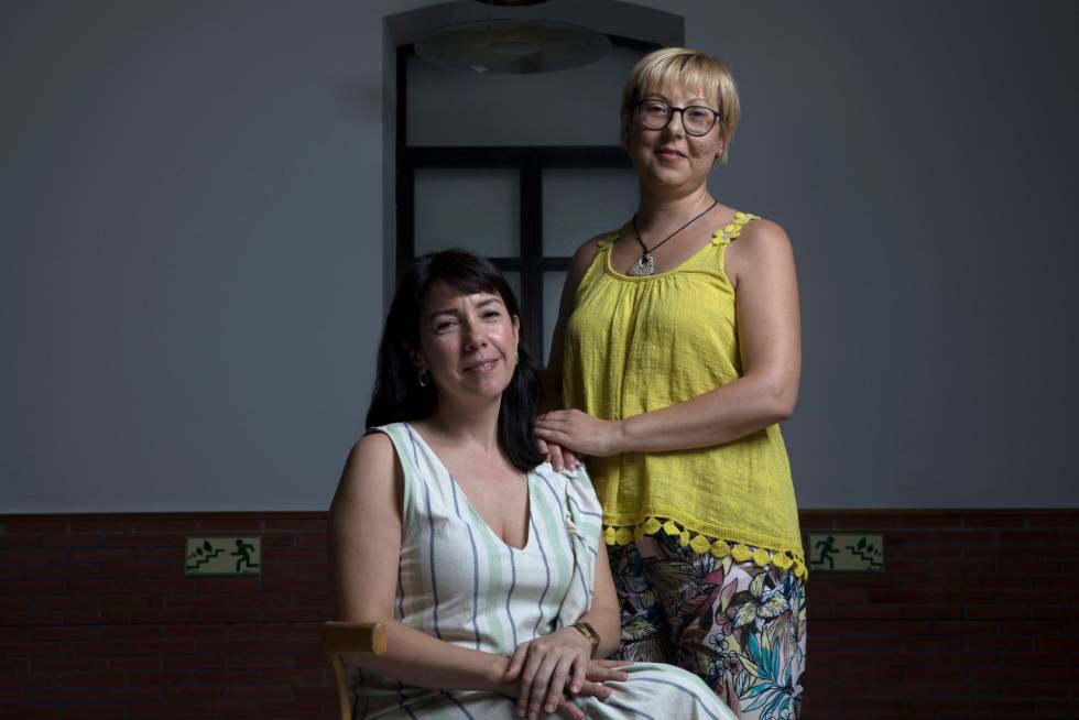 Helena Sotelo and Aurea Grané, professors of the UC3M and authors of a report on the economic reparation to the victims.